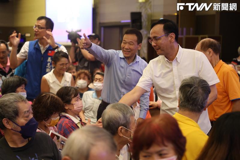 批陳水扁廢公娼政策致萬華沒落 鍾小平指萬華「轉角遇到雞」遭圍剿