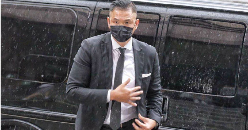 黑人違規1/直擊陳建州開千萬賓士遊車河 無視紅線兩次違停路邊